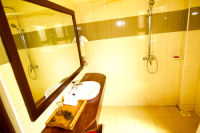 Lakeside Escape Resort