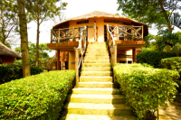 Lakeside Escape Resort